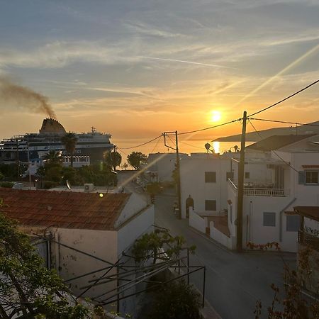 Livadia  George Apartments מראה חיצוני תמונה