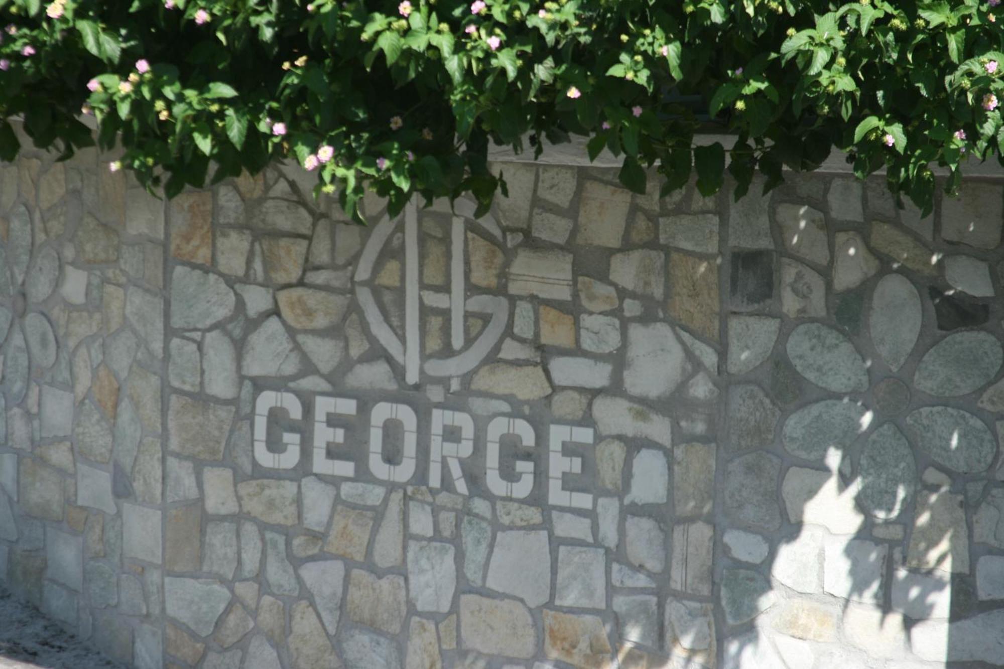 Livadia  George Apartments מראה חיצוני תמונה