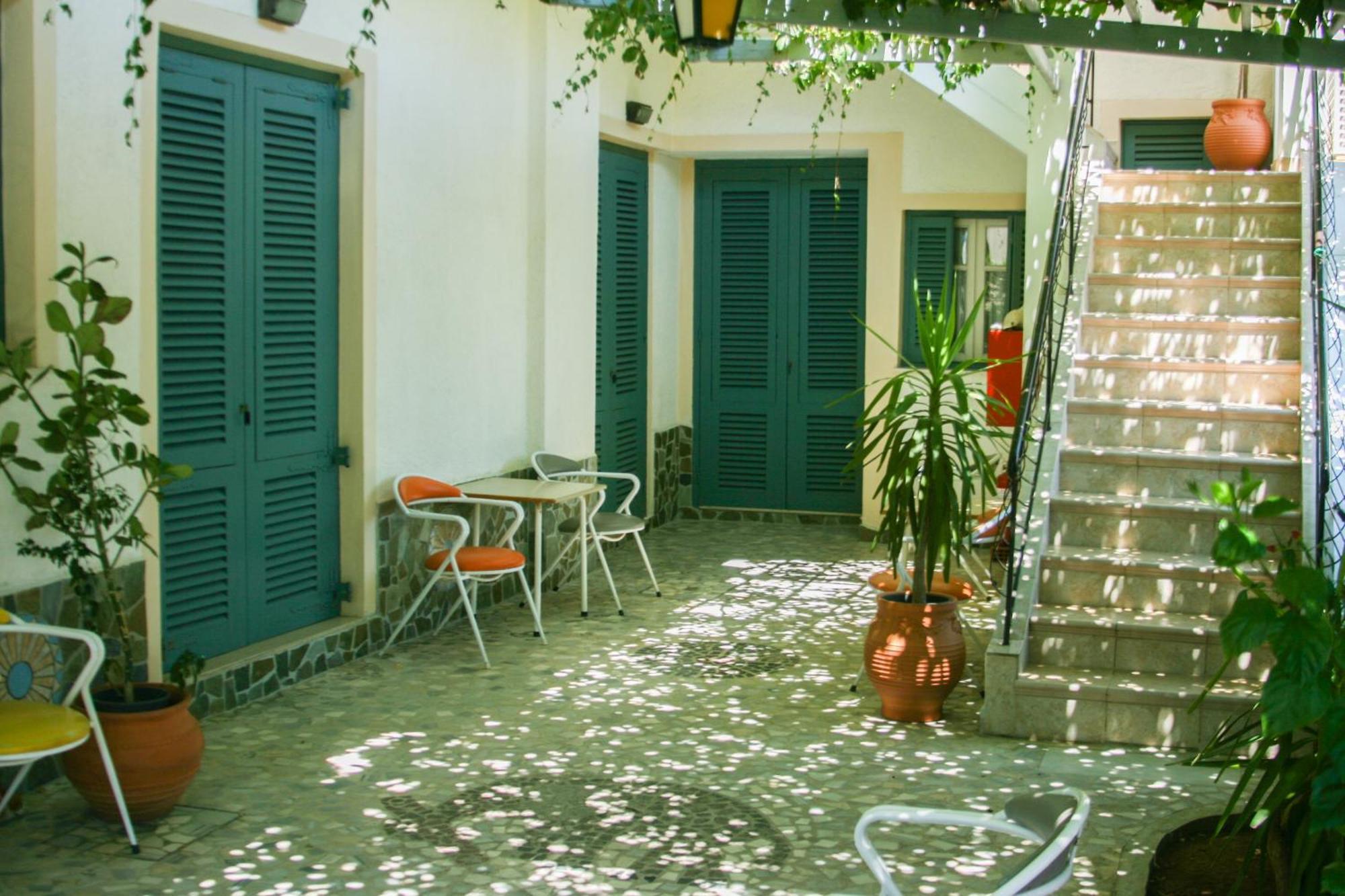 Livadia  George Apartments מראה חיצוני תמונה