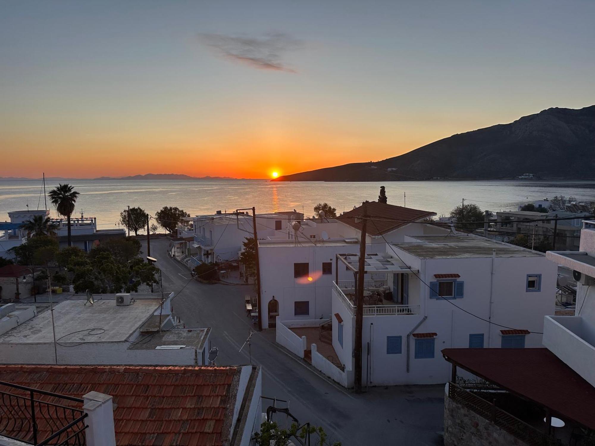 Livadia  George Apartments מראה חיצוני תמונה