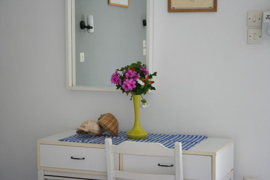 Livadia  George Apartments מראה חיצוני תמונה